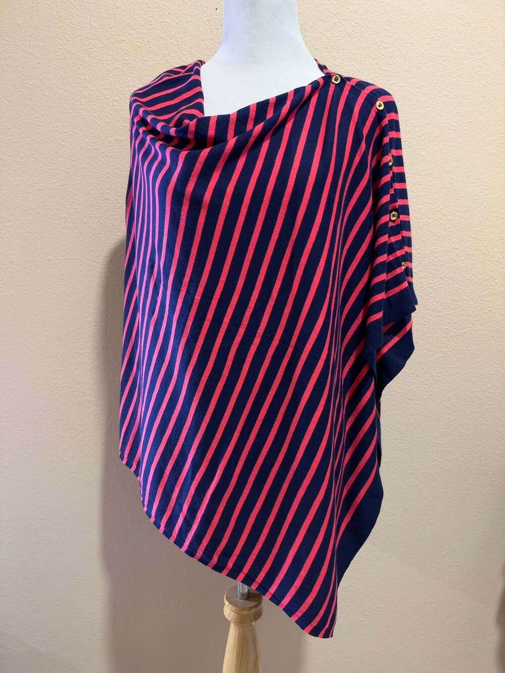 LILLY PULITZER Women’s Navy and Coral Striped Lightweight Knit Poncho, O/S